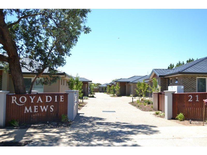 UNIT 8 21 GREEN ISLAND AVENUE, Mount Martha VIC 3934