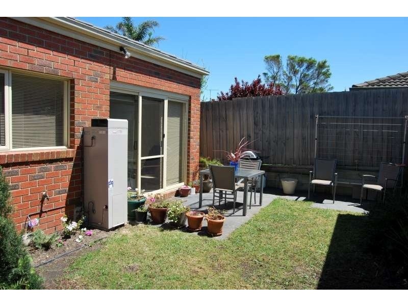 2, 17 Neptune Street, Mornington VIC 3931