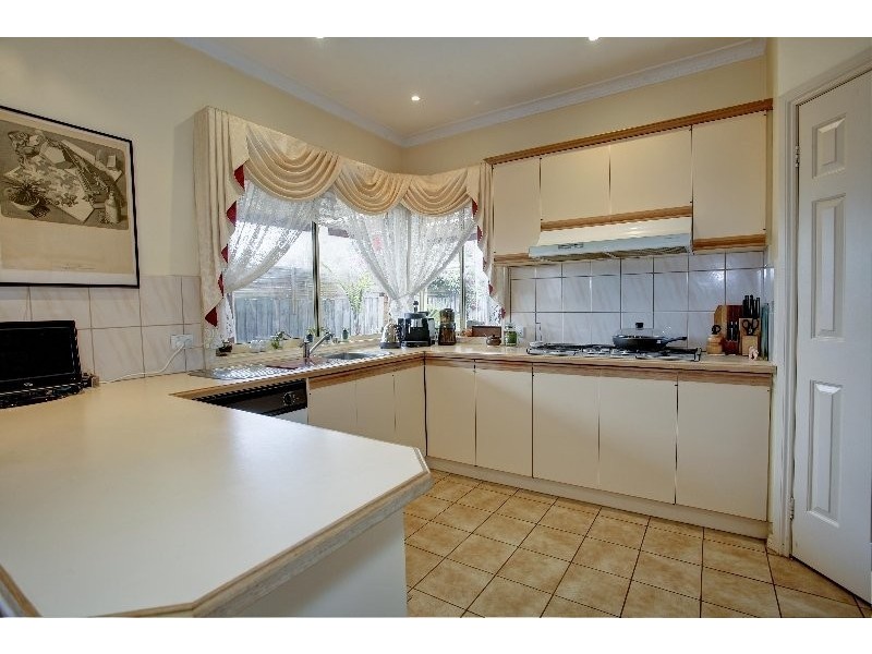 7/21 Lucerne Avenue, Mornington VIC 3931