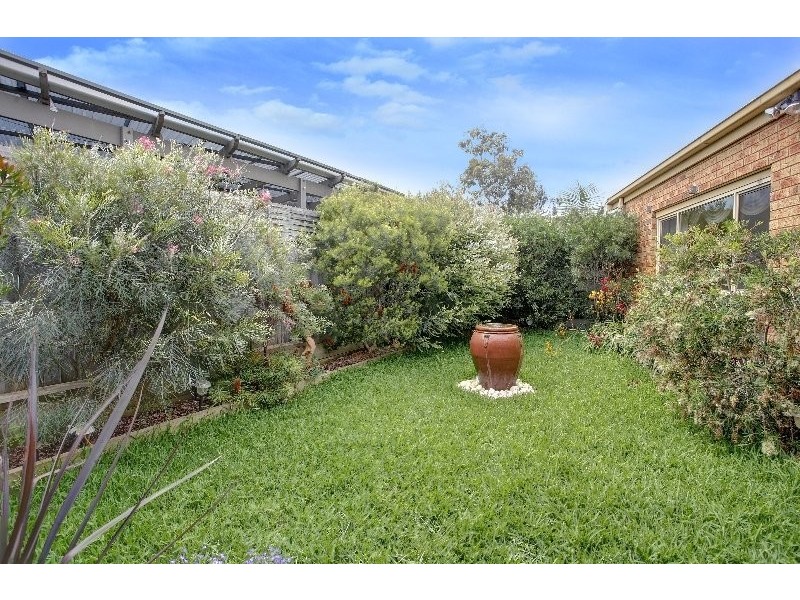 7/21 Lucerne Avenue, Mornington VIC 3931
