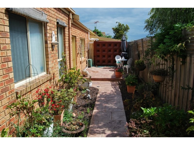 7/21 Lucerne Avenue, Mornington VIC 3931