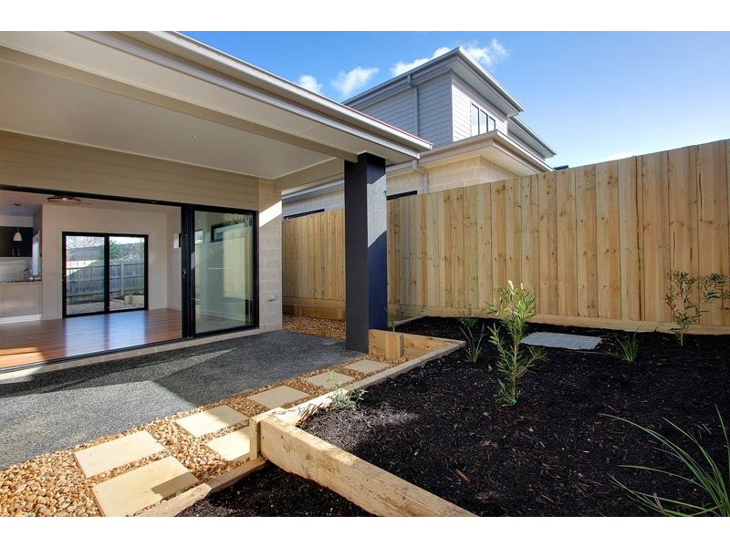 16 Iluka Place, Mornington VIC 3931