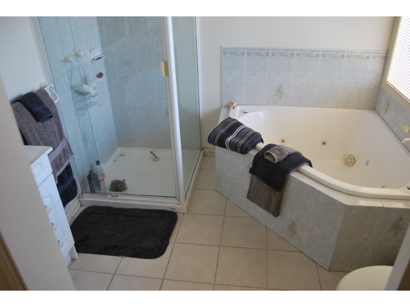 17 Baystone Court, Mount Martha VIC 3934