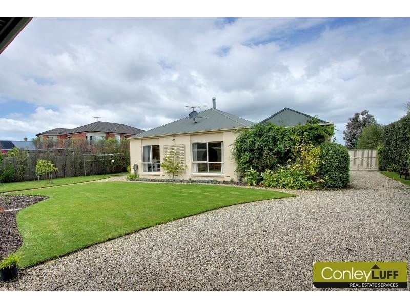 9 Meridian Way, Mornington VIC 3931