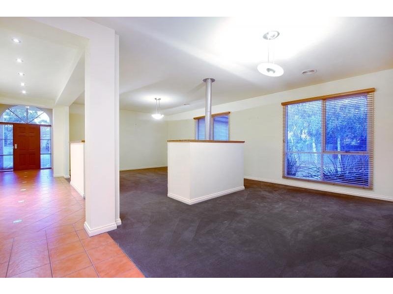 16 Morning Mist Court, Mornington VIC 3931