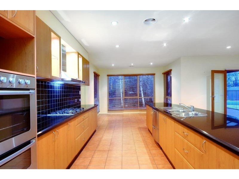 16 Morning Mist Court, Mornington VIC 3931