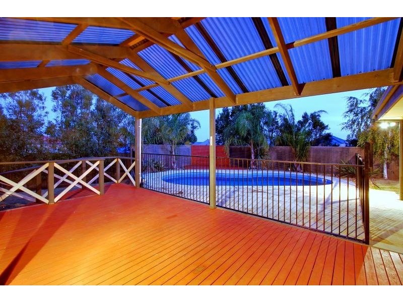 16 Morning Mist Court, Mornington VIC 3931