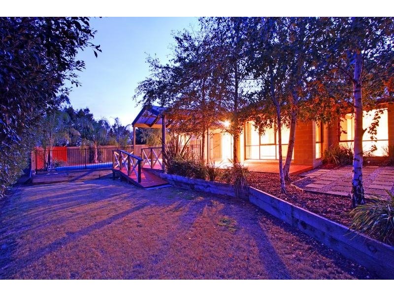 16 Morning Mist Court, Mornington VIC 3931