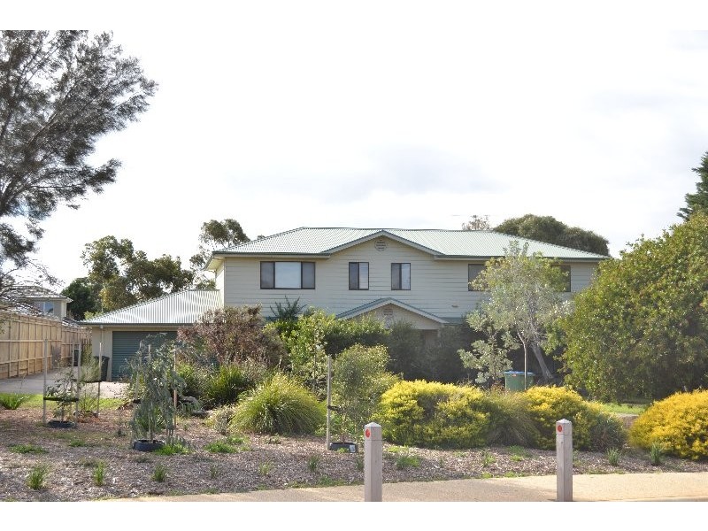 63 Green Island Avenue, Mount Martha VIC 3934