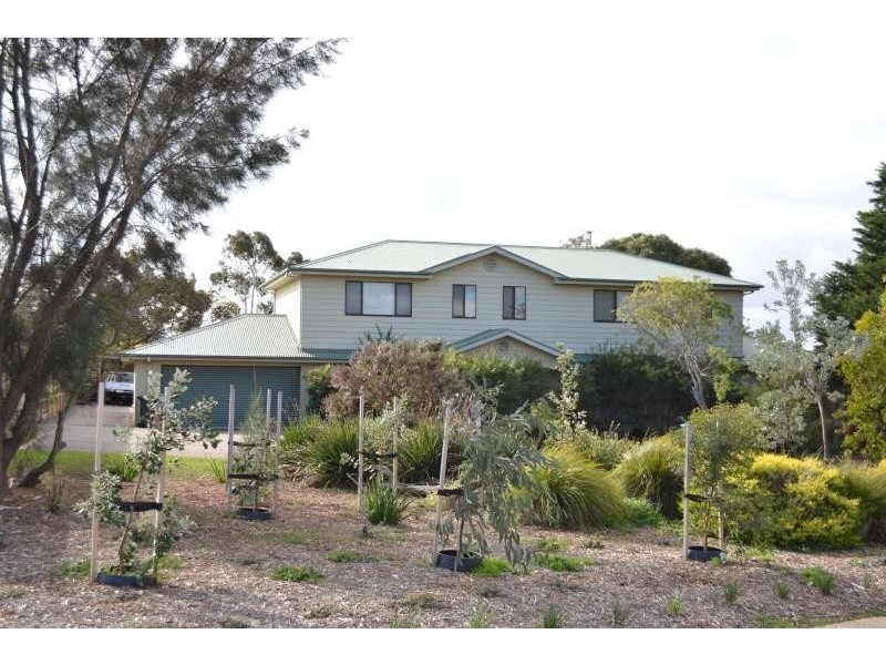 63 Green Island Avenue, Mount Martha VIC 3934