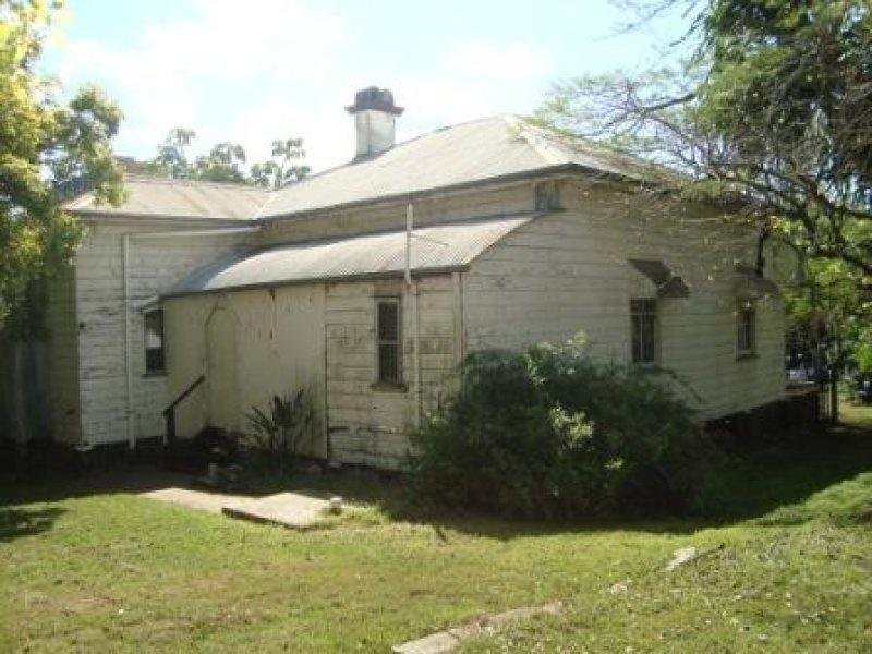 16 Gray Street, Ipswich QLD 4305