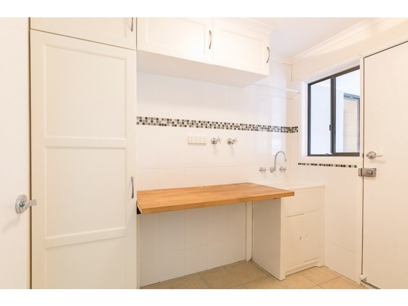 33-35 Islandview Street, Barellan Point QLD 4306