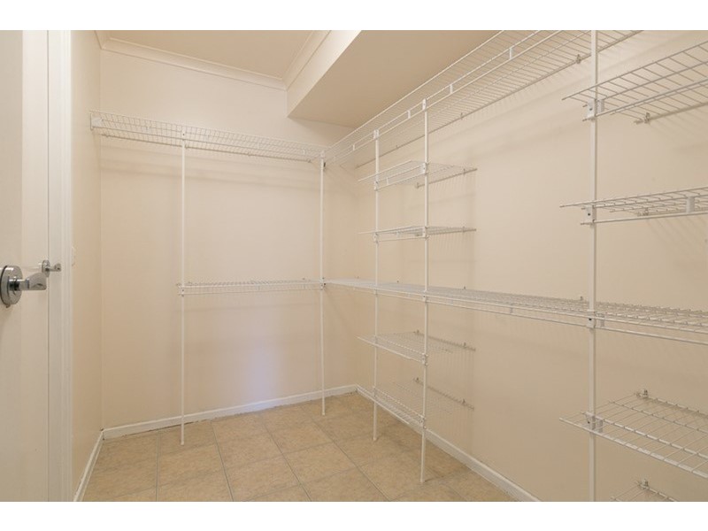 33-35 Islandview Street, Barellan Point QLD 4306