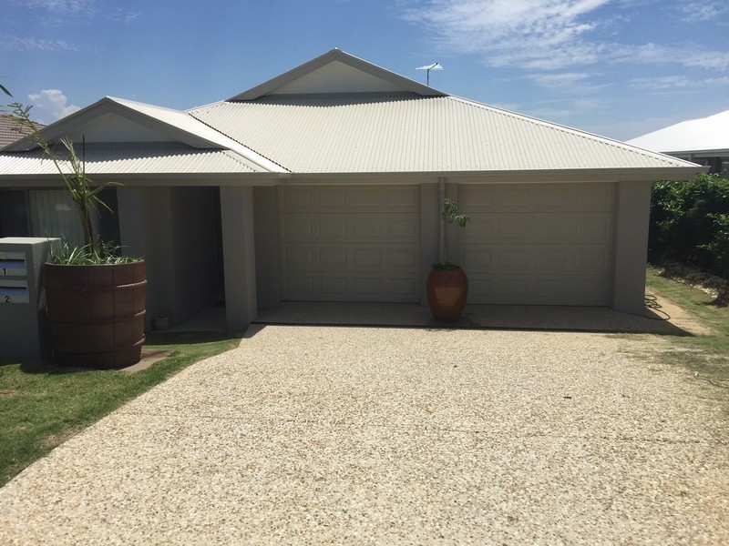 2/4 Sovereign Close, Brassall QLD 4305