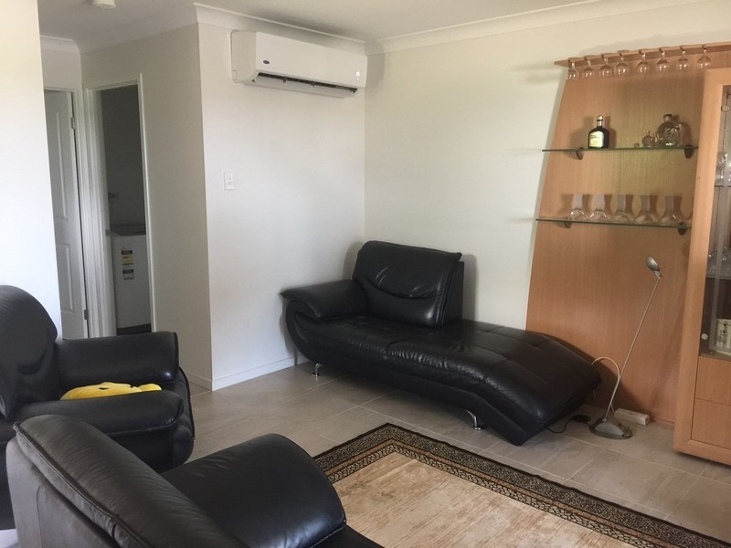 2/4 Sovereign Close, Brassall QLD 4305