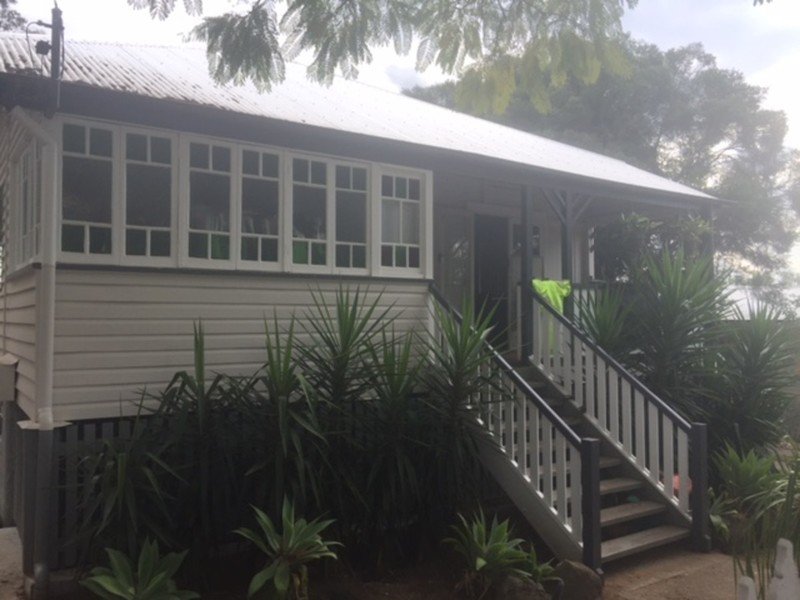 8 Burton Street, North Booval QLD 4304