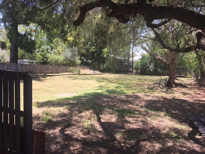 8 Burton Street, North Booval QLD 4304