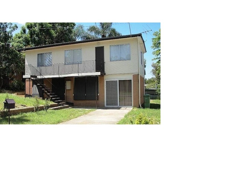 11 Strathdarr Street, Woodridge QLD 4114