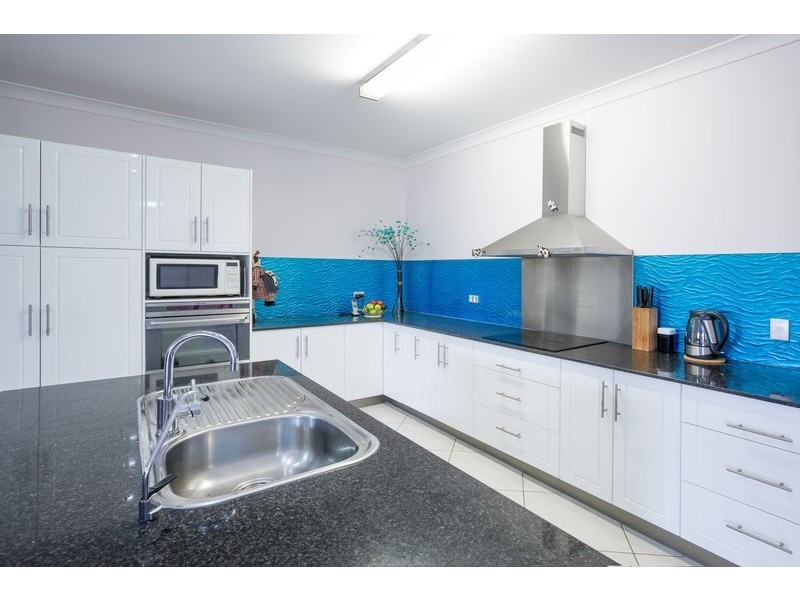 99 Fairway Drive, Kensington Grove QLD 4341