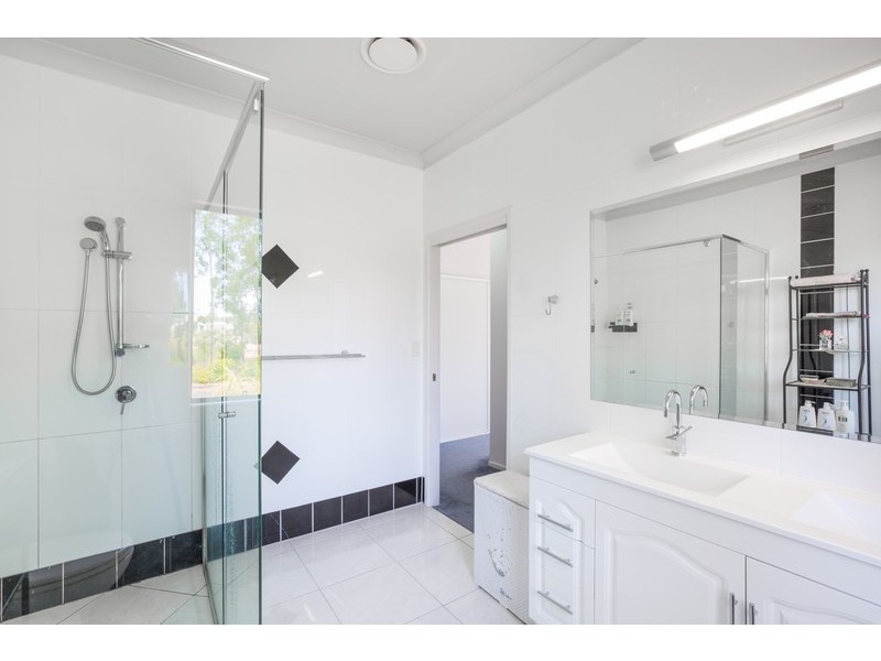 99 Fairway Drive, Kensington Grove QLD 4341