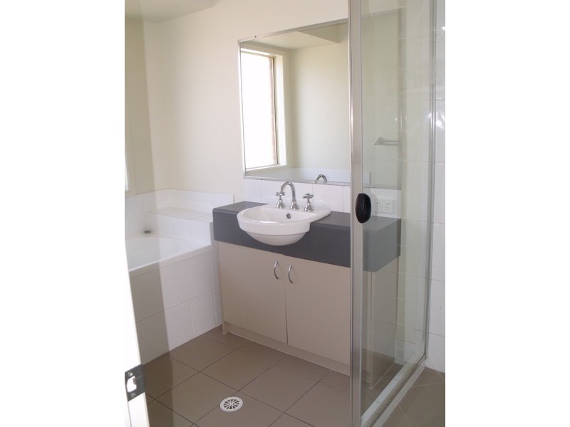 3 Josh Court, Flinders View QLD 4305
