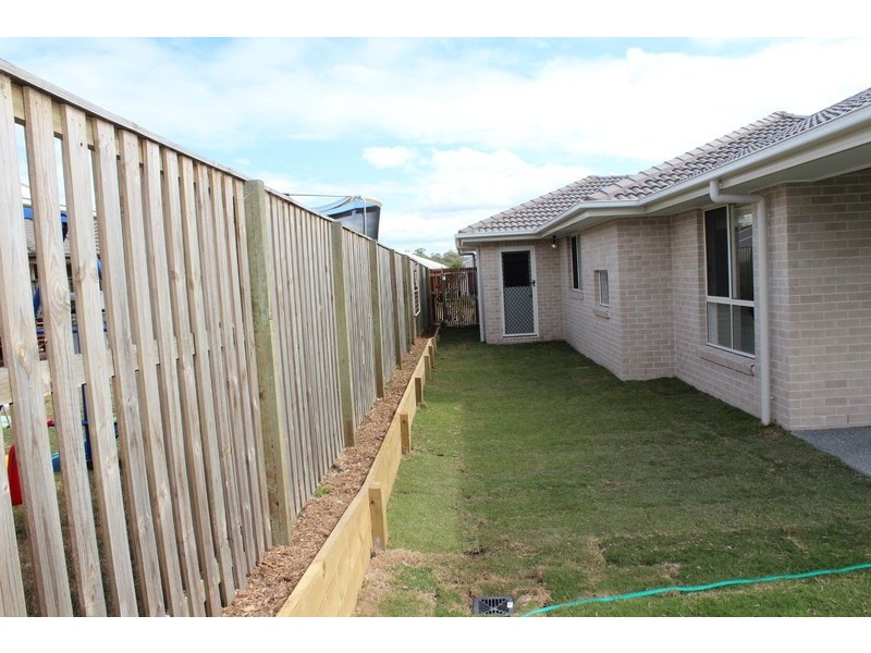 24 Moondarra Street, Pimpama QLD 4209