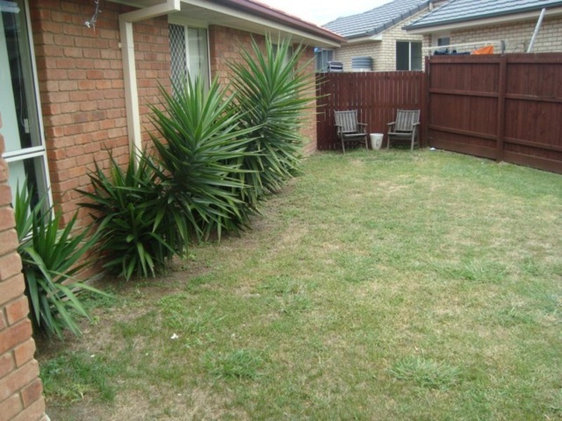 8 Josh Court, Flinders View QLD 4305