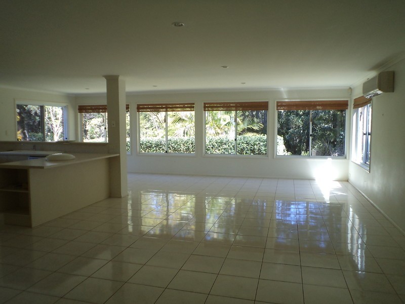 6 Earle Court, Tallai QLD 4213