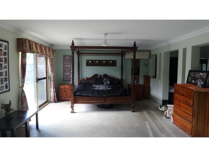 Edens Landing QLD 4207