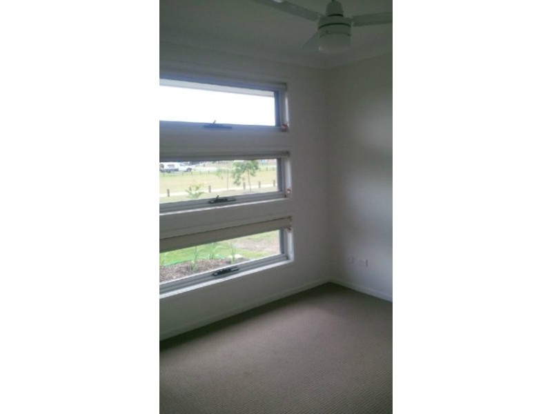 9 Moondarra Street, Pimpama QLD 4209