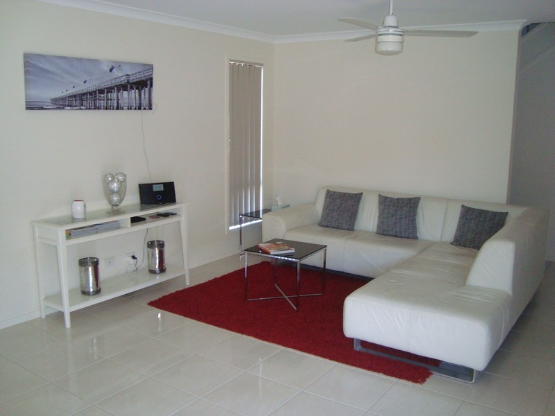 9 Lakeview Place, Springfield Lakes QLD 4300