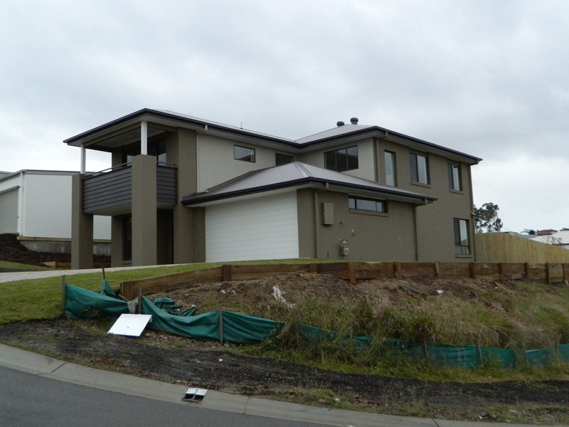 9 Lakeview Place, Springfield Lakes QLD 4300