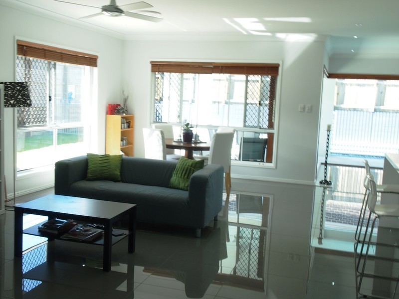 10 Grindelia Drive, Springfield Lakes QLD 4300