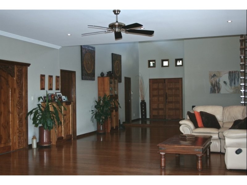 25 Earle Court, Tallai QLD 4213