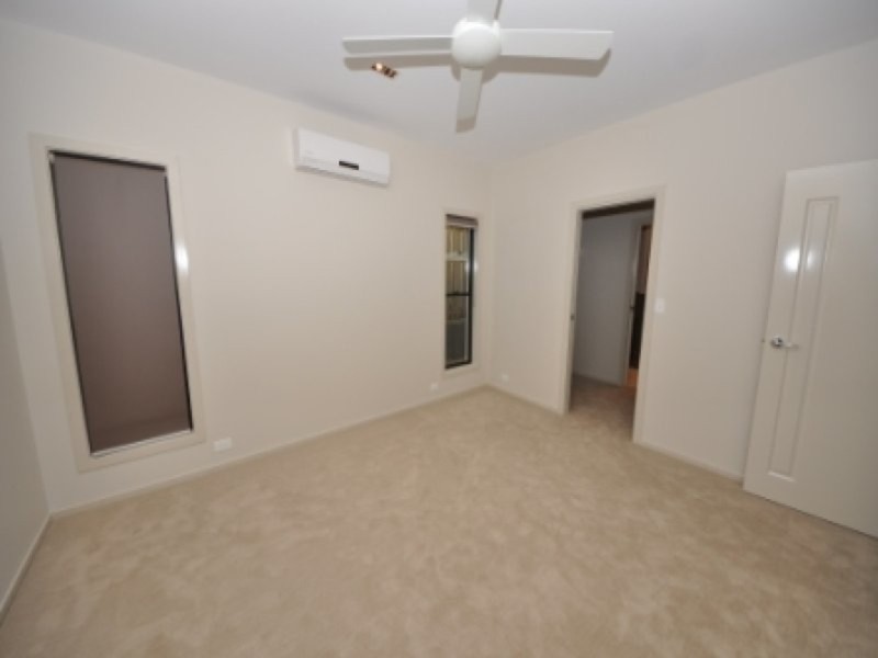 8 Halifax Circuit, Pimpama QLD 4209