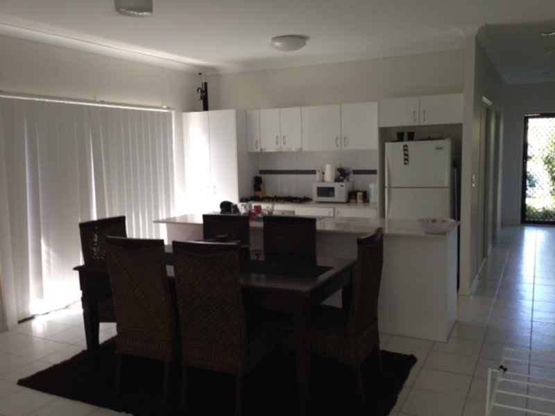 8 Reynolds Street, Redbank Plains QLD 4301