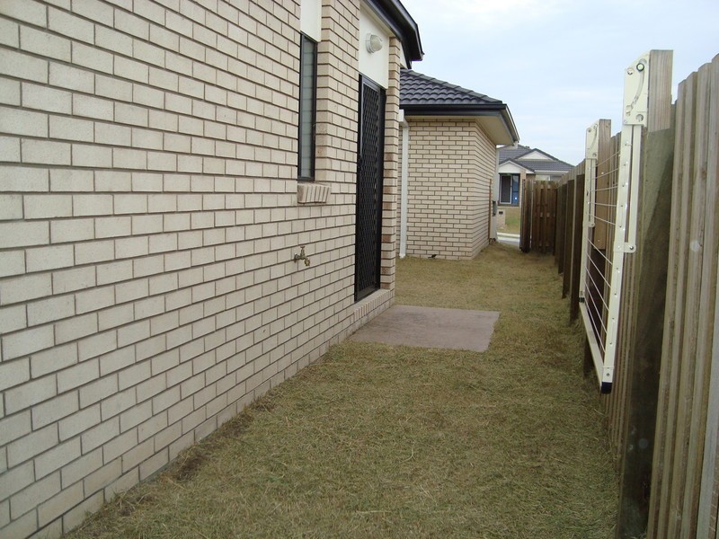 8 Reynolds Street, Redbank Plains QLD 4301