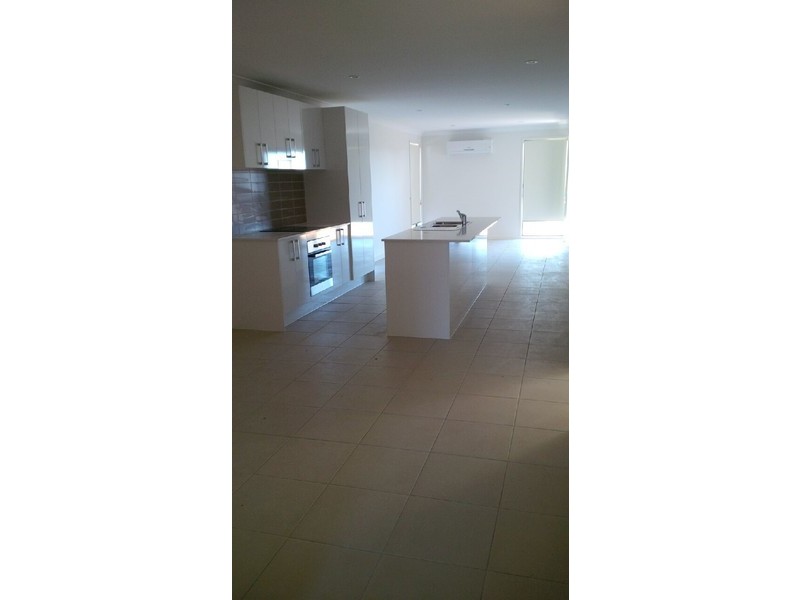 35 Cairnlea Drive, Pimpama QLD 4209