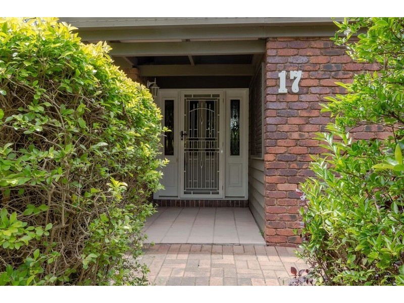 17 Lillian Street, Karalee QLD 4306