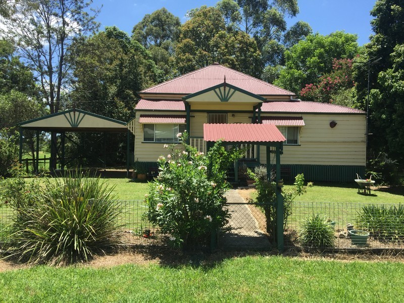 2 Dunns Avenue, Harrisville QLD 4307