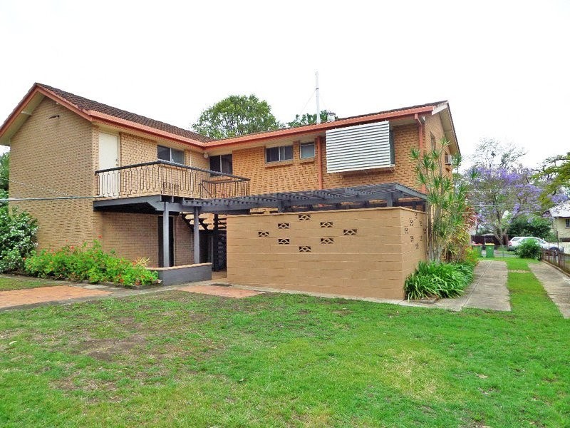 37 Caroline Street, Riverview QLD 4303