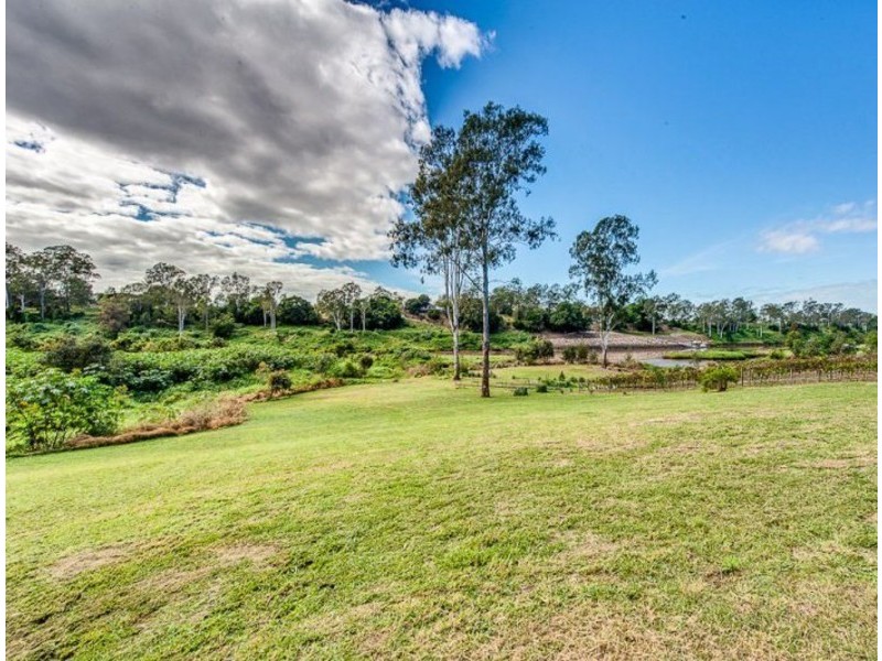 38 Islandview Street, Barellan Point QLD 4306