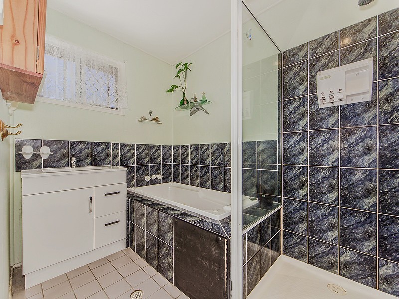 81 North Station Road, North Booval QLD 4304