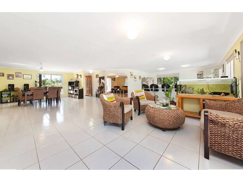 175 College Road, Karana Downs QLD 4306