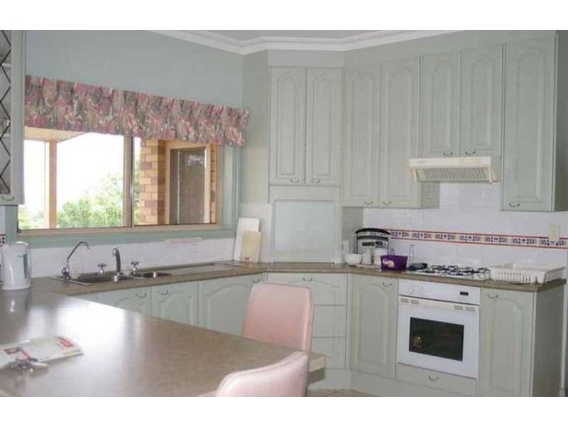 31 Chermside Road, Eastern Heights QLD 4305