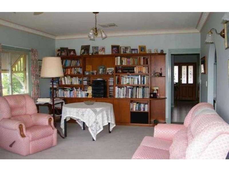 31 Chermside Road, Eastern Heights QLD 4305