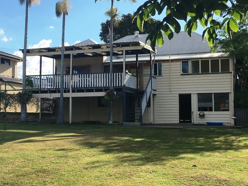 6 teape Street, Silkstone QLD 4304