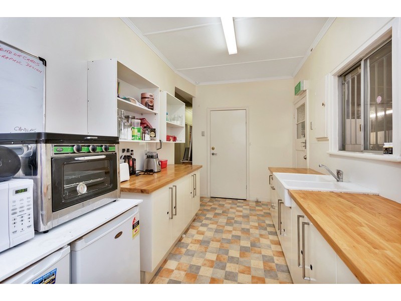3 Hamilton Street, Booval QLD 4304