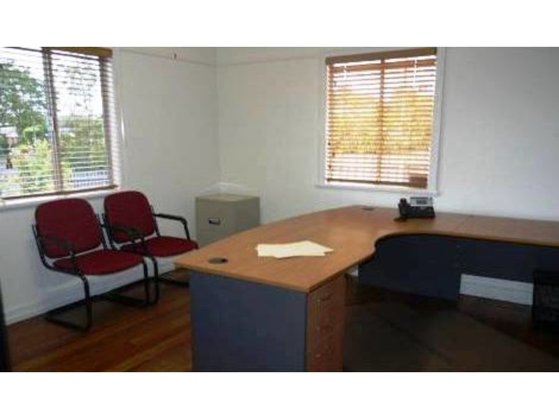 3 Hamilton Street, Booval QLD 4304
