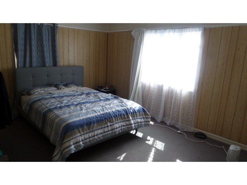 3 Lobb Street, Churchill QLD 4305